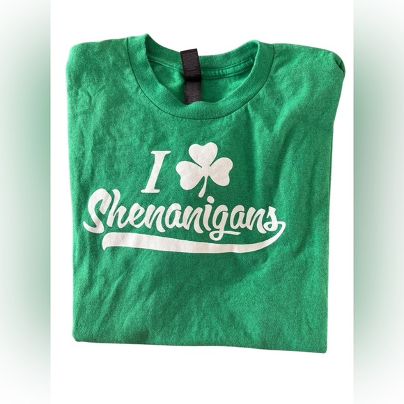 Gildan Green Tee with Shamrock Design - Picture 1 of 4